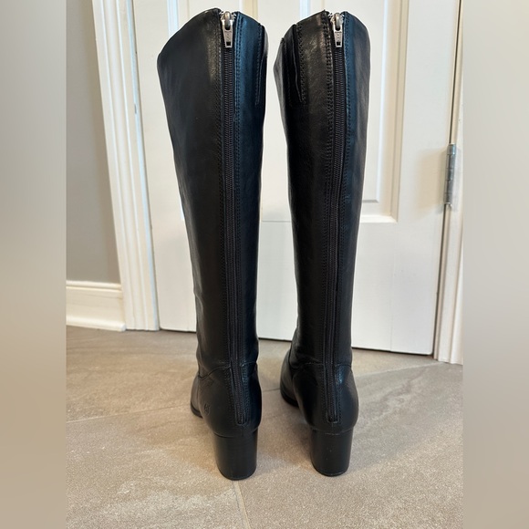 Women’s Size 9 Born Black Leather Knee-High Boots, 2” heel, back zipper, EUC - Picture 3 of 16